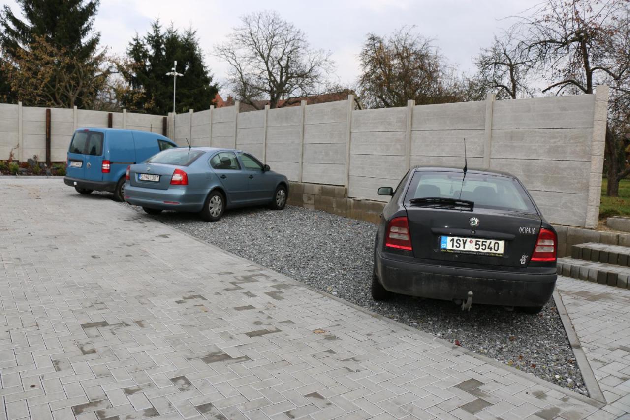 Penzion Kotvas Milovice  Dış mekan fotoğraf